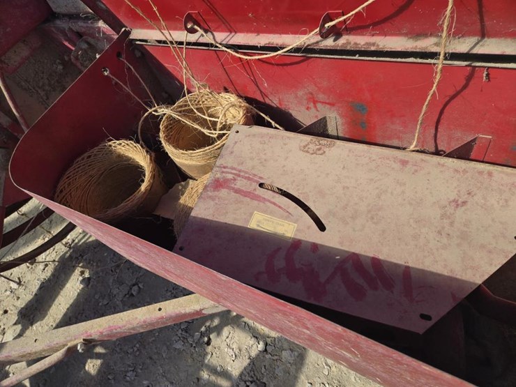 new-holland-315-image-6