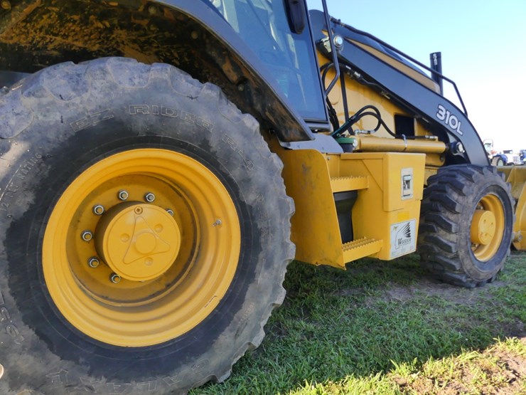 2016-deere-310l-image-12