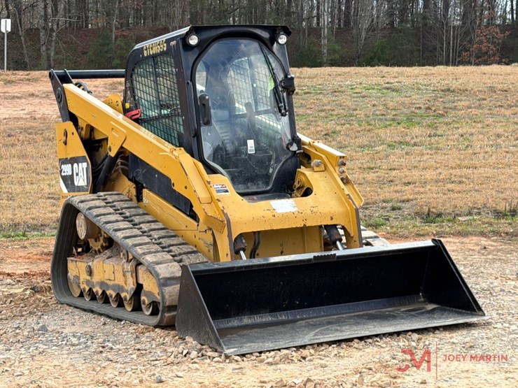 2015-caterpillar-299d-image-1