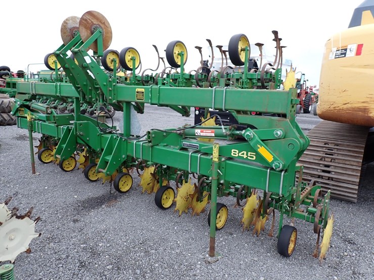john-deere-845-image-6