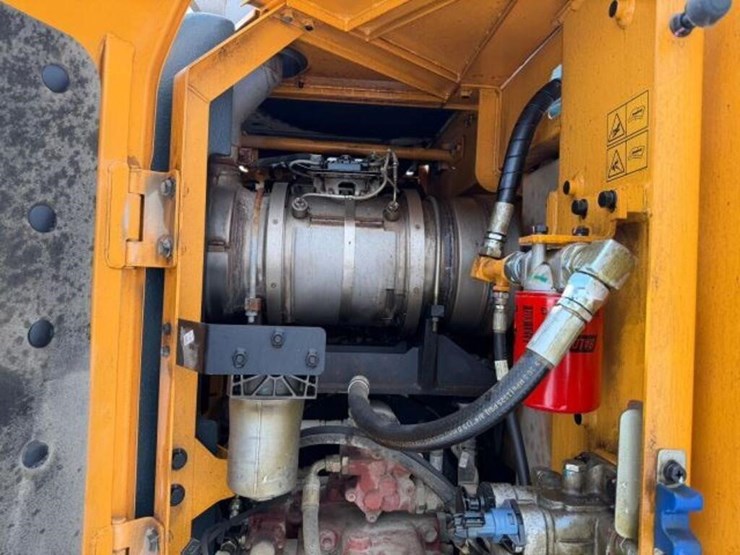 2023-hyundai-hx130a-lcr-image-26