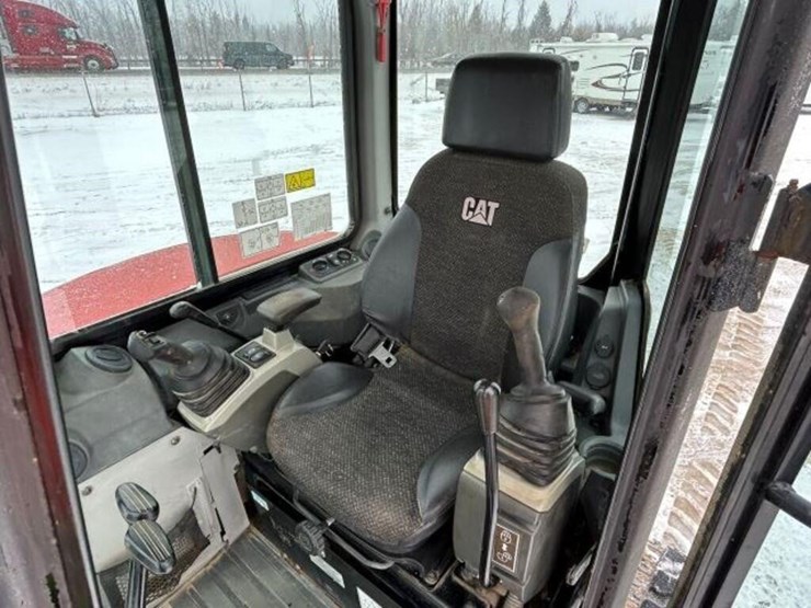 2016-caterpillar-305e-cr-image-12