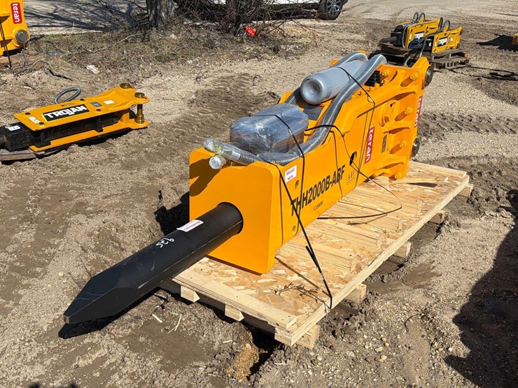 caterpillar-320-image-4