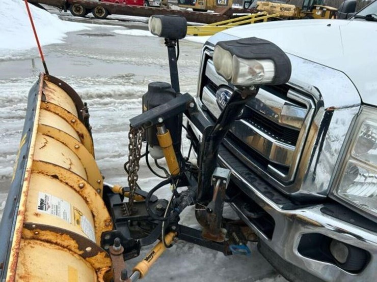 2011-ford-f350-image-43