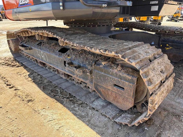 2020-hitachi-zx225usrk-image-16