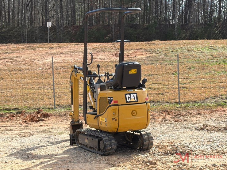 2018-caterpillar-300.9d-image-1