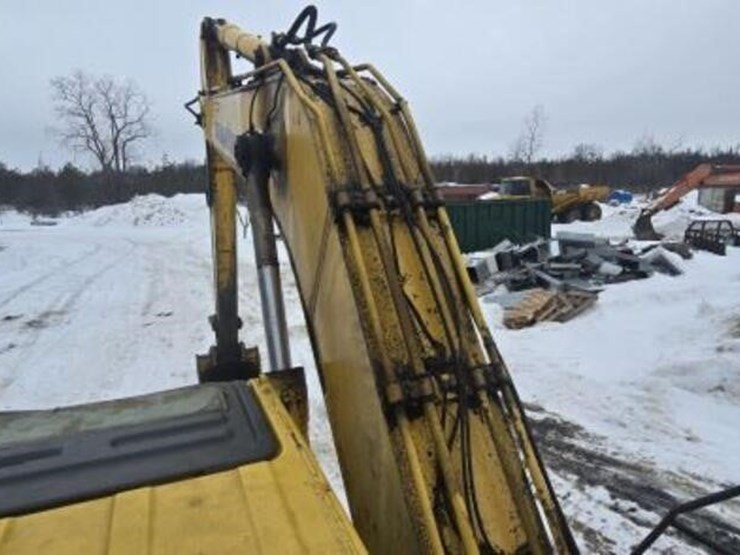 2007-komatsu-pc270-lc-8-image-32