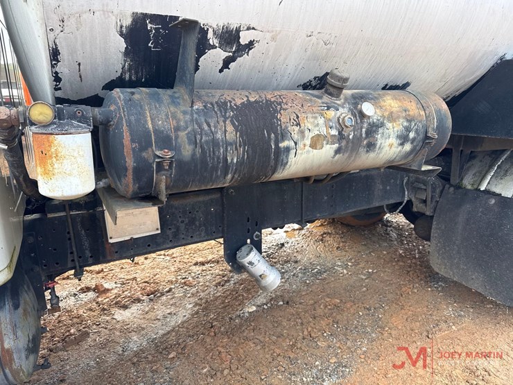 2000-international-4700-image-8