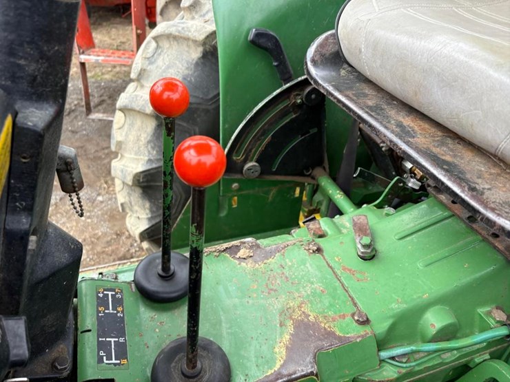 john-deere-2040-image-17