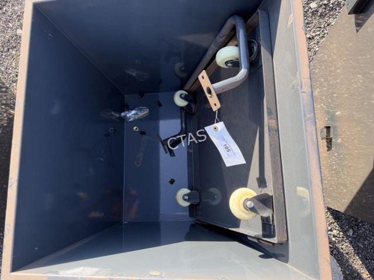 #105-•-mobile-self-loading-dumping-hoppers-image-2