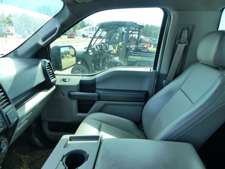 2017-ford-f150-xl-image-10