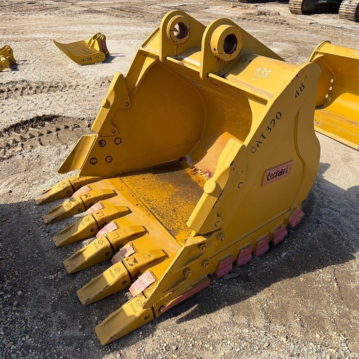 CATERPILLAR 320