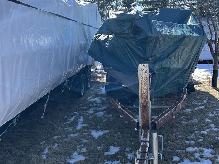 lund-16ft-fishing-boat-w/trailer-image-2