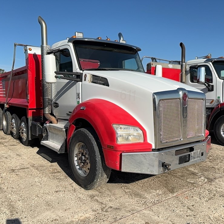 2014 KENWORTH T880