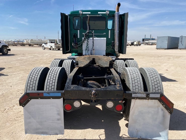 2015-peterbilt-579-image-7