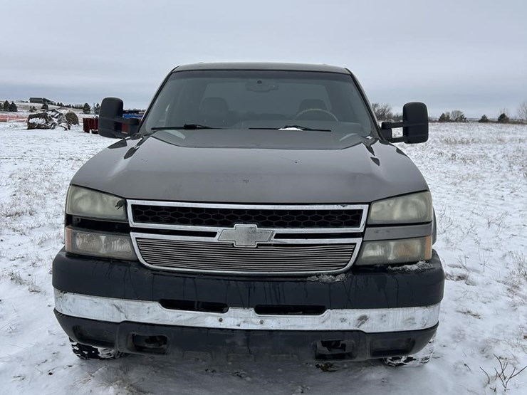 2007-chevrolet-silverado-2500hd-image-2