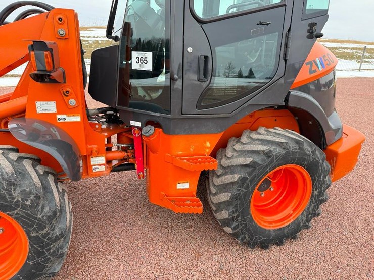 2021-hitachi-zw50-5b-image-18