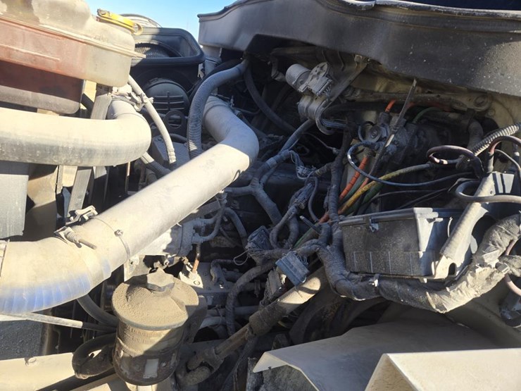 2007-international-7600-image-22