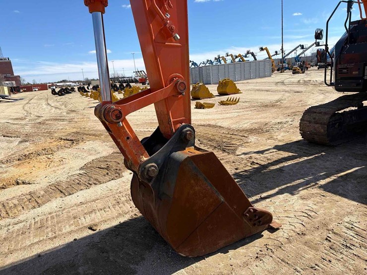 2020-hitachi-zx225usrk-image-15