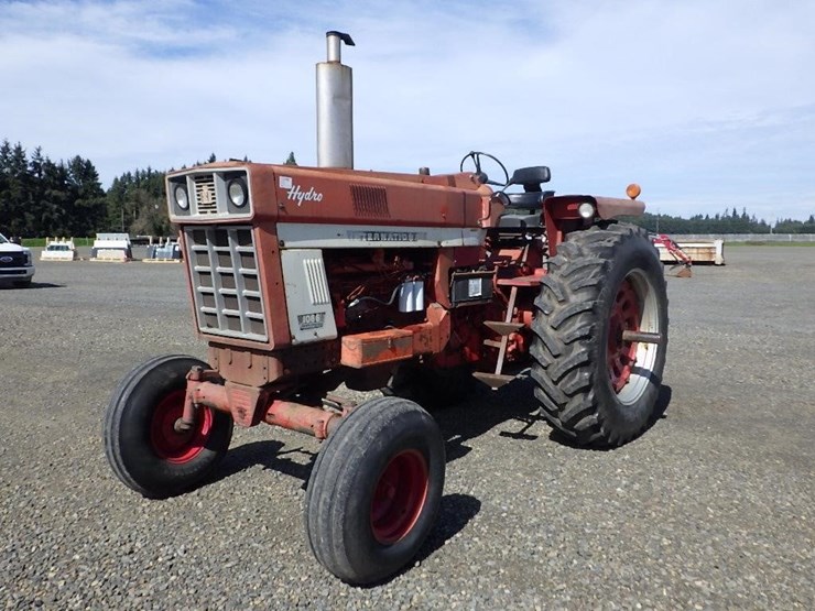 international-f1066-tractor-image-1