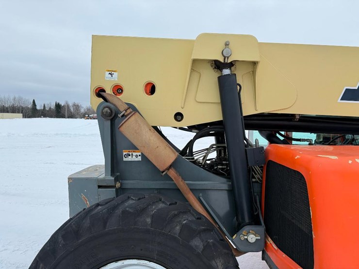 2008-jlg-g10-55a-image-13