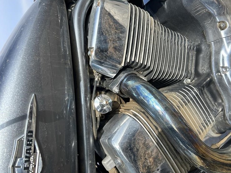 2005-suzuki-boulevard-s83-image-8