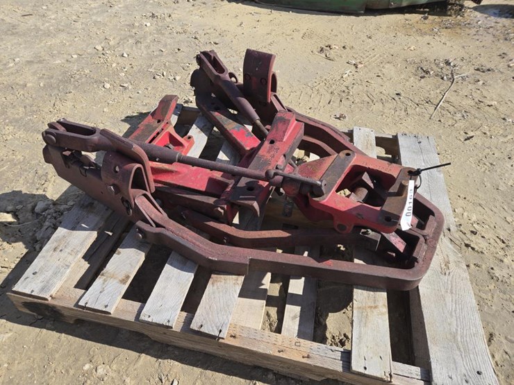 #163-•-international-2pt-hitch-image-1