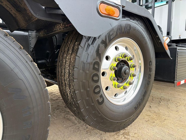 kenworth-t880-image-12