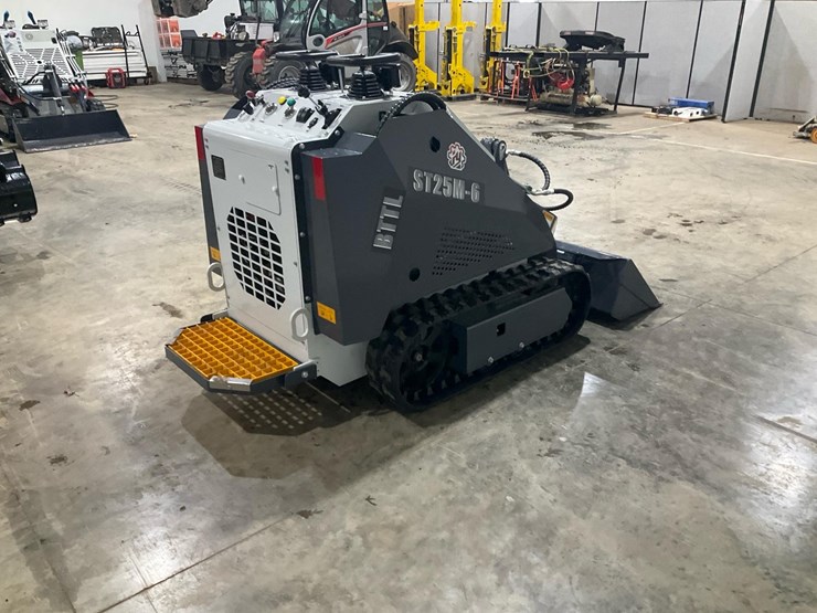 #1002-•-unused-2025-bttl-st25m-6-mini-skid-loader-image-7