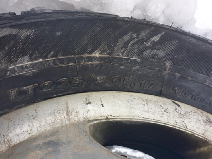 2014-chevrolet-3500-image-43