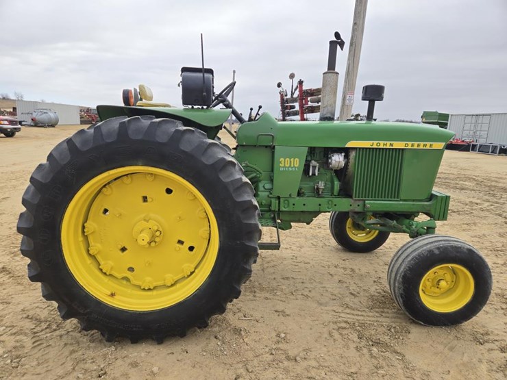 john-deere-3010-image-16