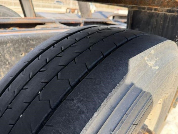 2009-mack-granite-gu813-image-56