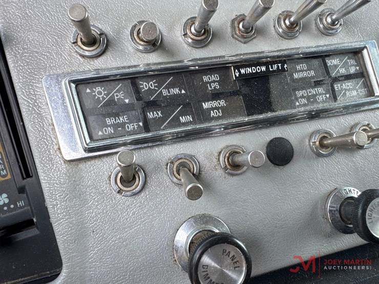 1995-ford-tractor-image-25