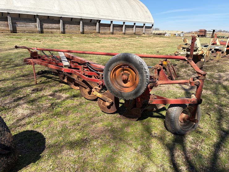 international-550-image-5