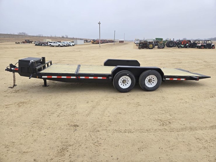 2015-big-tex-car-hauler-image-2