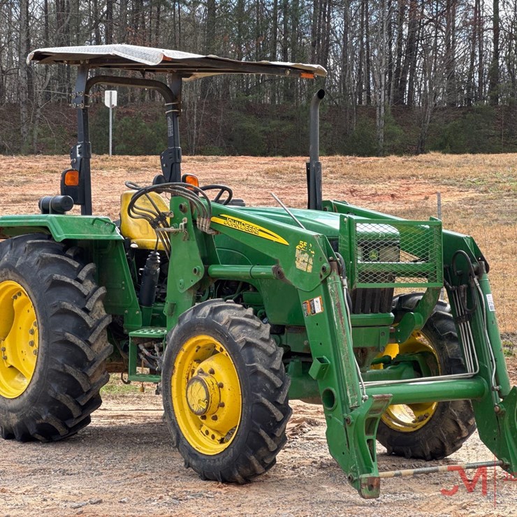 JOHN DEERE 5055E