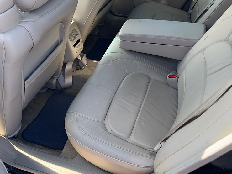 2004-cadillac-deville-sedan-image-27