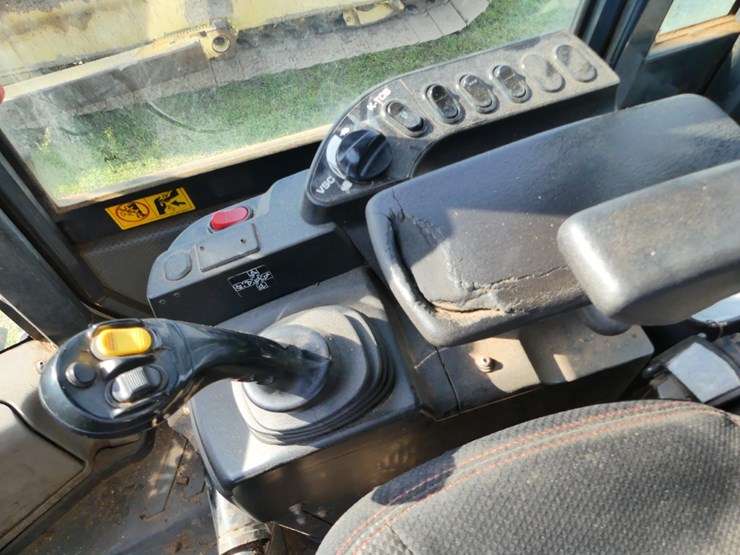 2013-komatsu-wa270-image-15