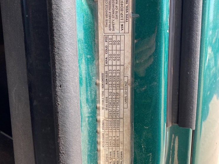 2017-peterbilt-579-image-16