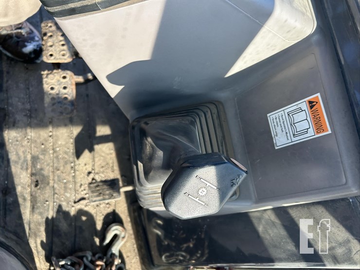 2000-case-570m-xt-image-43