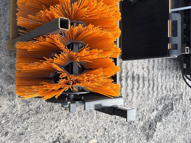 #2068-•-unused-giyi-gyse61-skid-steer-sweeper-bdqsj260220-inv#-41995-image-10