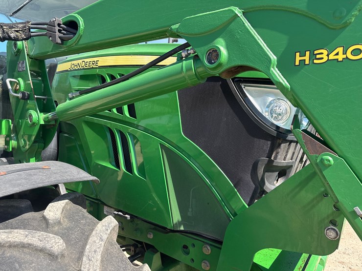 2013-john-deere-6125r-image-23