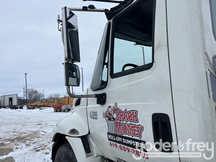 2002-international-durastar-4300-image-14