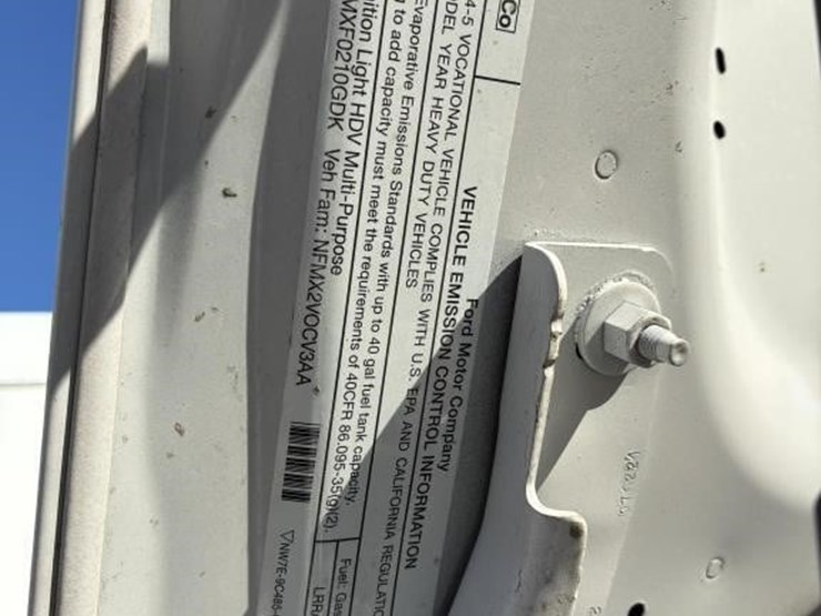 2022-ford-f450-xl-image-8