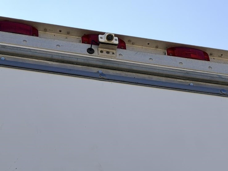 2015-isuzu-nrr-image-5