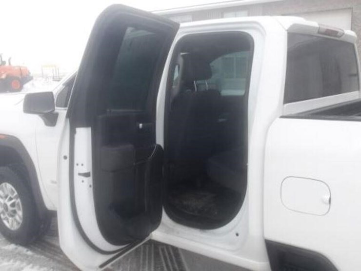 2022-gmc-2500hd-image-25