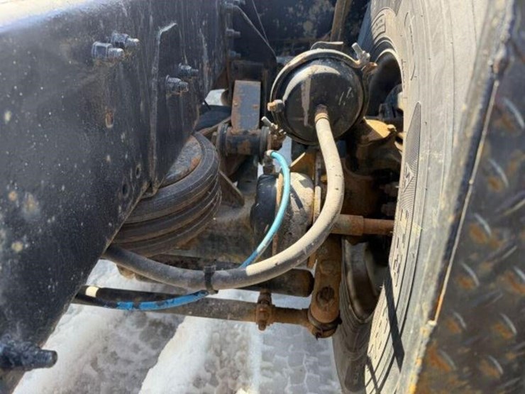 2009-mack-granite-gu813-image-67