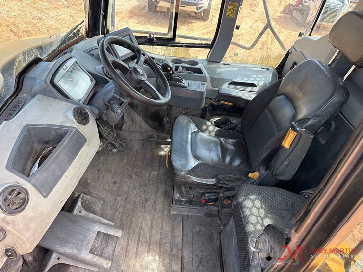 caterpillar-745-image-17