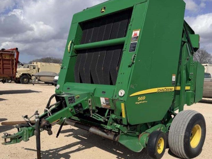 2013-john-deere-569-image-1