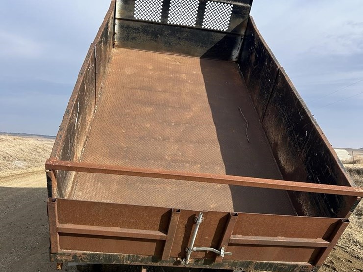 2002-international-4700-image-53